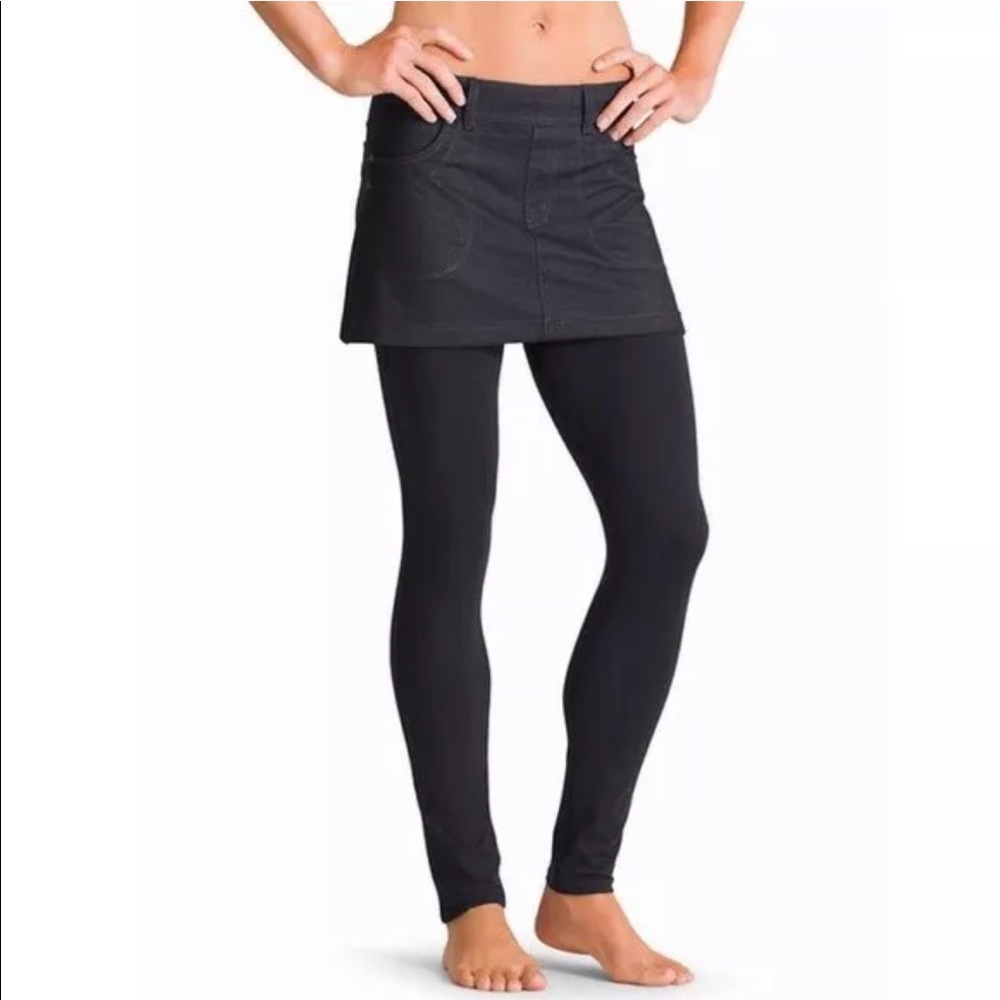 Athleta Bettona Skirt and Tight 2 in 1 Skort